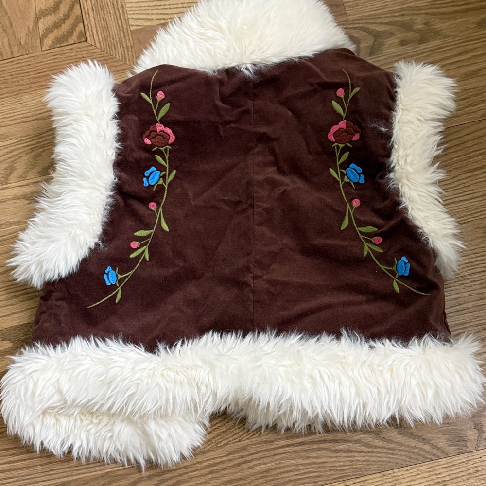 Urban Outfitters Brown Vest with Floral Embroidery and Cream Faux Fur - Picture 5 of 6